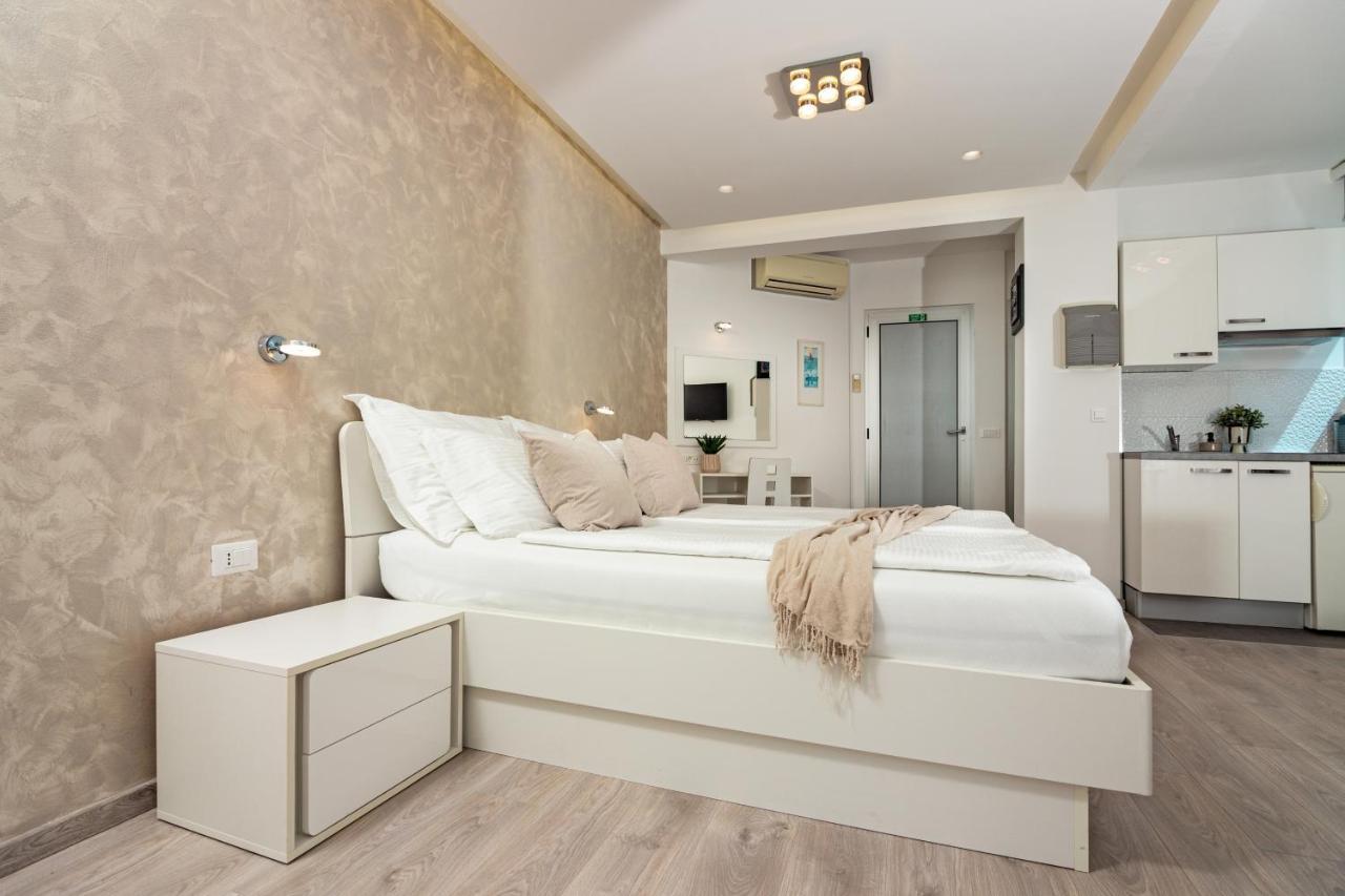 Apartments Lovret Flowers 斯普利特 外观 照片