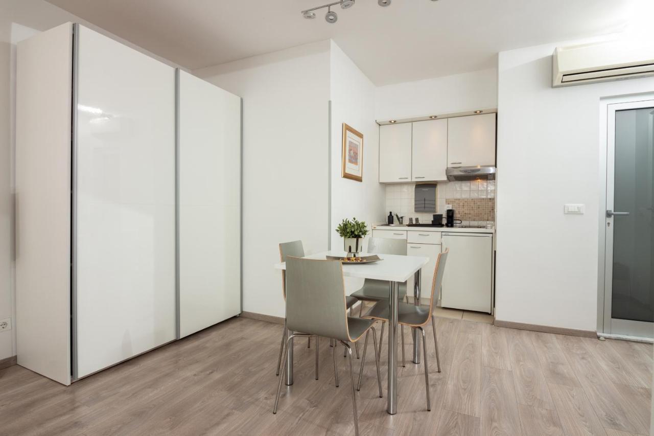 Apartments Lovret Flowers 斯普利特 外观 照片