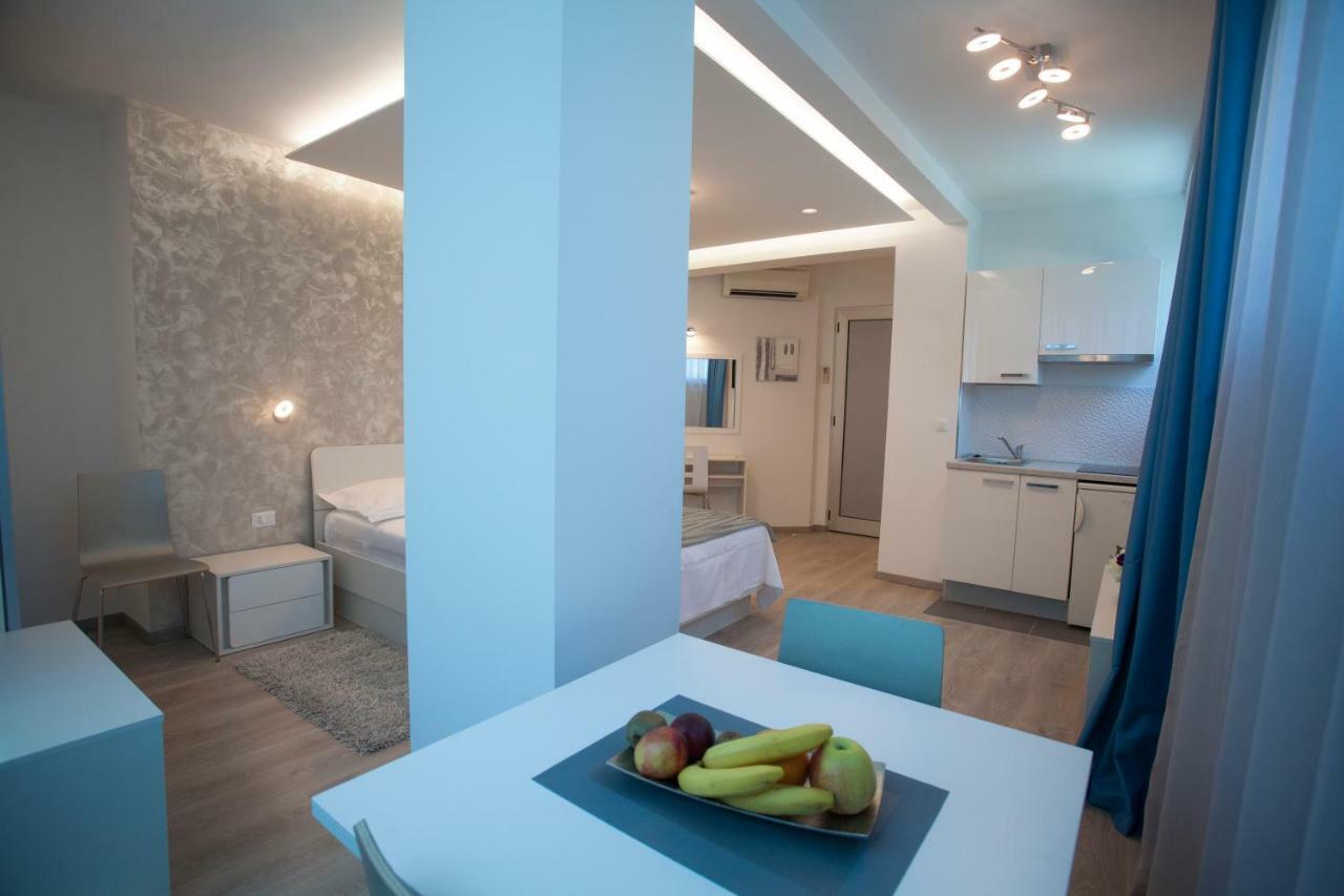 Apartments Lovret Flowers 斯普利特 外观 照片