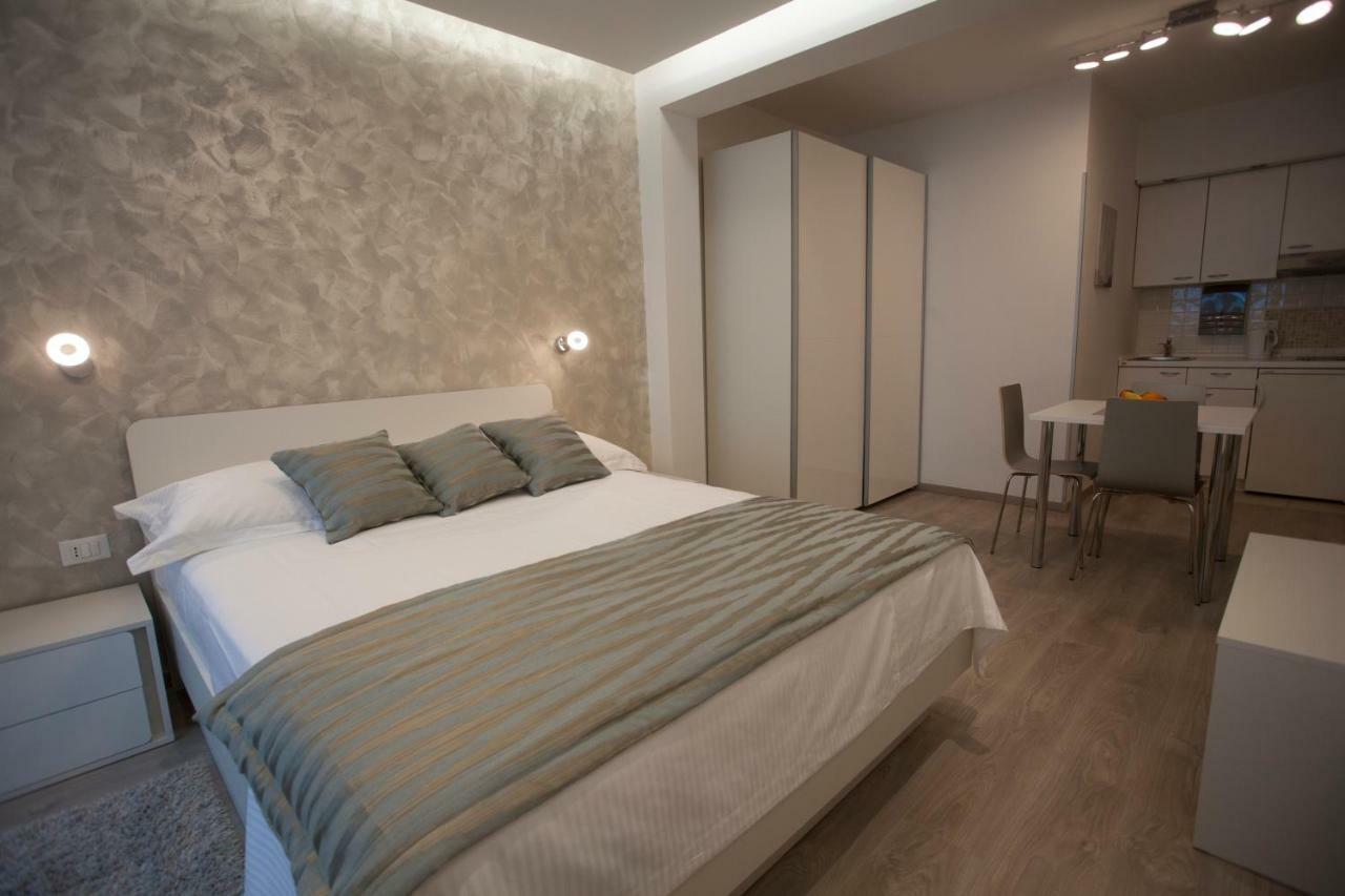 Apartments Lovret Flowers 斯普利特 外观 照片