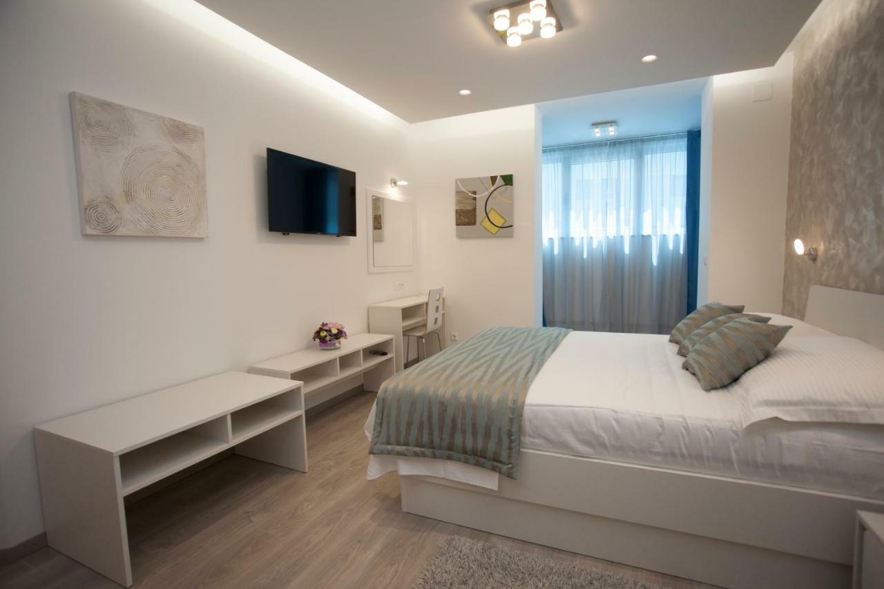 Apartments Lovret Flowers 斯普利特 外观 照片