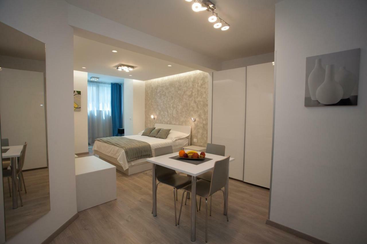 Apartments Lovret Flowers 斯普利特 外观 照片