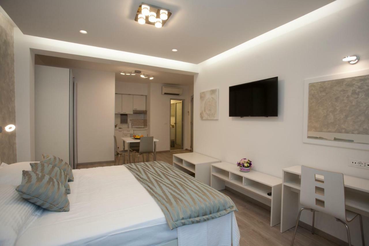 Apartments Lovret Flowers 斯普利特 外观 照片