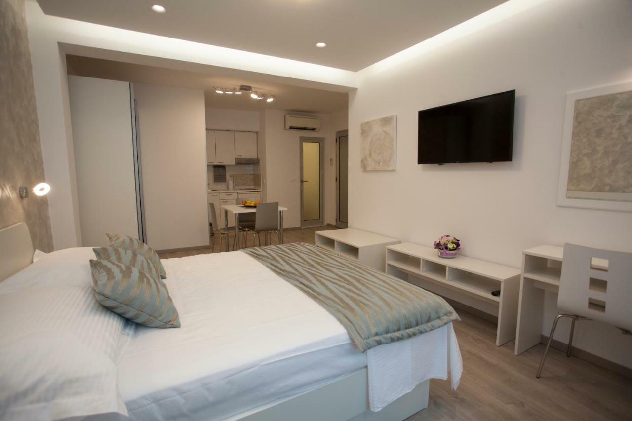 Apartments Lovret Flowers 斯普利特 外观 照片